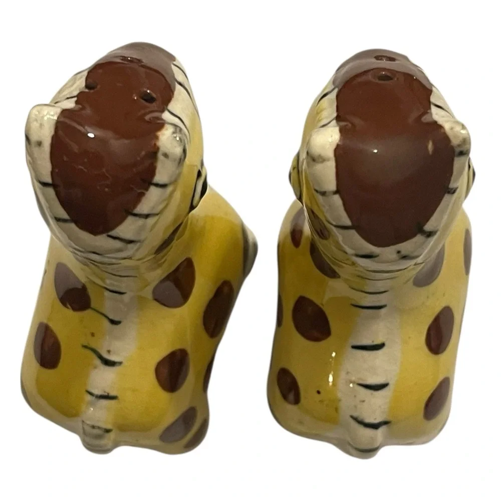 Vintage Hand-Painted Ceramic Giraffe Salt & Pepper Shakers Set Made In Japan